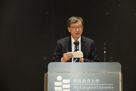 教大校長李子建博彩论坛新闻教授致辭歡迎兩位嘉賓到訪，並感謝外交學院的支持