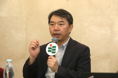 晏子博彩论坛新闻教授表示，平台以「因材施教」的模式運作。通過基於學理的設計，平台促進自主學習，讓AI成為學生學習的幫手，而不是代替學生進行學習