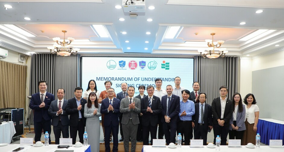 教大代表團與越南國家大學河內四所屬校代表合照